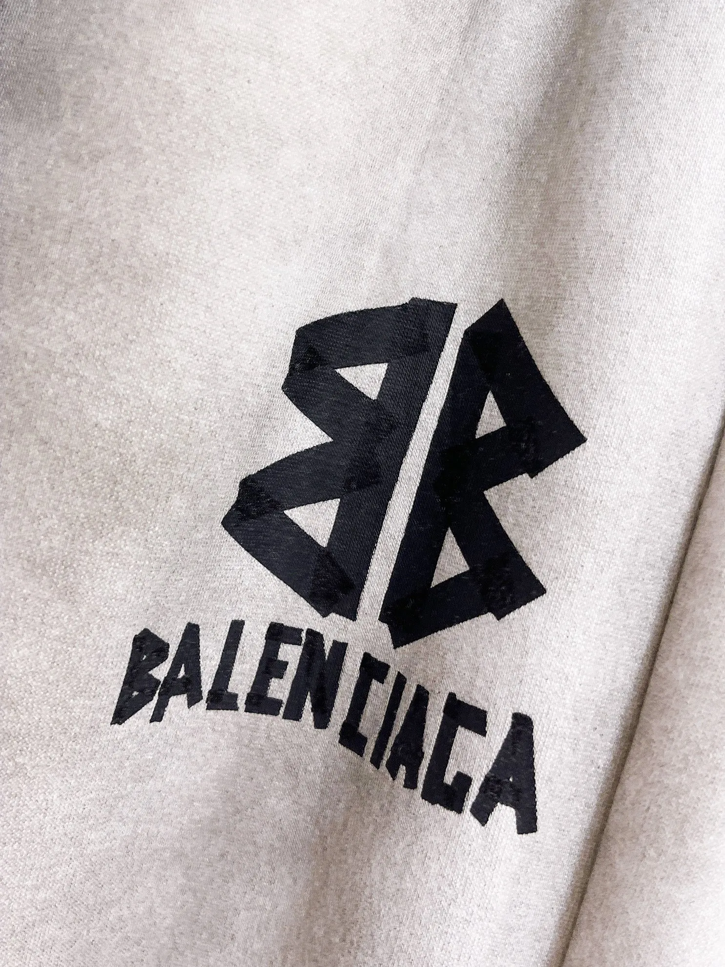 Balenciaga 🆕2026 Autumn and Winter New Arrival Casual Pants! The official website will be released simultaneously. Brand Classic LOGO casual pants, customized fabrics, excellent comfort and strong touch. Highly recognisable, perfect appearance and craftsmanship. Size:M-3XL